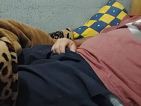 mfreitas005 online show from October 15, 11:56 pm