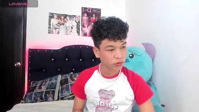 MateoAngel- online show from March 8, 8:46 pm