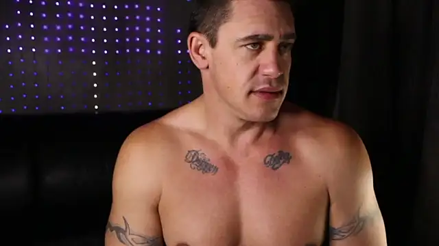 DamienSliick online show from April 6, 5:41 am