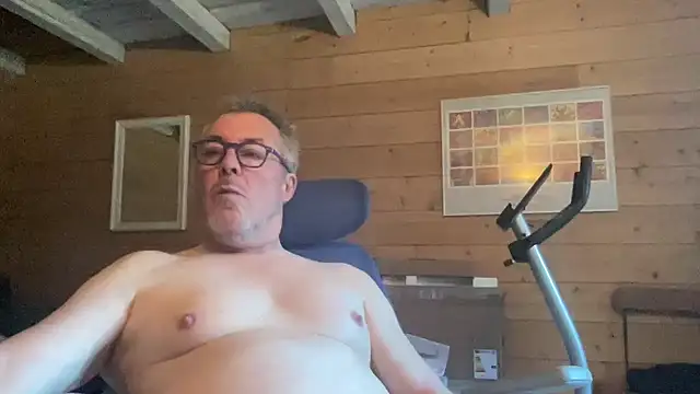 Snapshot of lelohop chatting on March 5, 7:16 am lelohop online show from March 5, 7:16 am