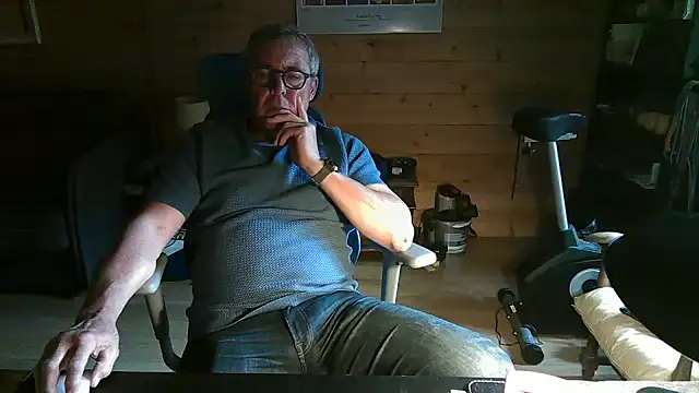 Snapshot of lelohop chatting on October 13, 11:05 am lelohop online show from October 13, 11:05 am