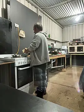 ausbod online show from May 28, 9:13 pm