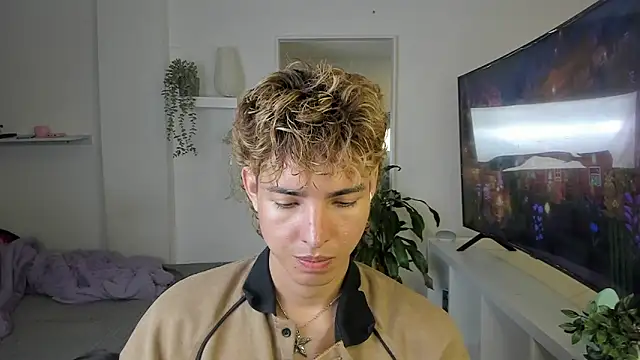 santy-kitty online show from November 9, 2:04 am