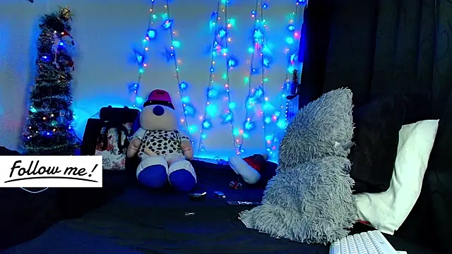 Snapshot of twink_sebas_ chatting on December 27, 1:32 am twink sebas online show from December 27, 1:32 am