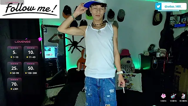 Snapshot of twink_sebas_ chatting on December 4, 2:09 am twink sebas online show from December 4, 2:09 am