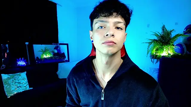Snapshot of twink_sebas_ chatting on October 7, 5:00 am twink sebas online show from October 7, 5:00 am