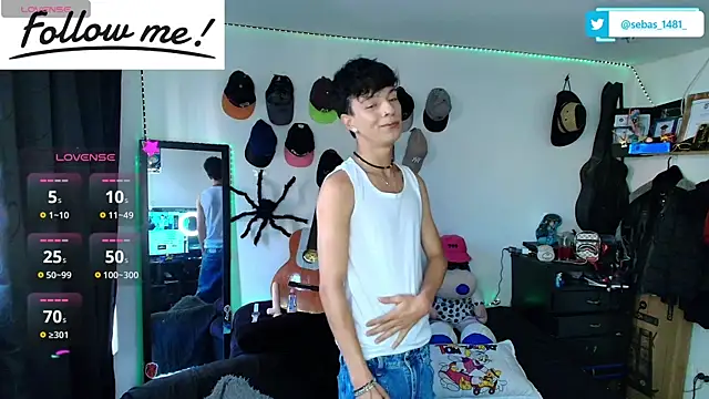 Snapshot of twink_sebas_ chatting on December 4, 2:04 pm twink sebas online show from December 4, 2:04 pm