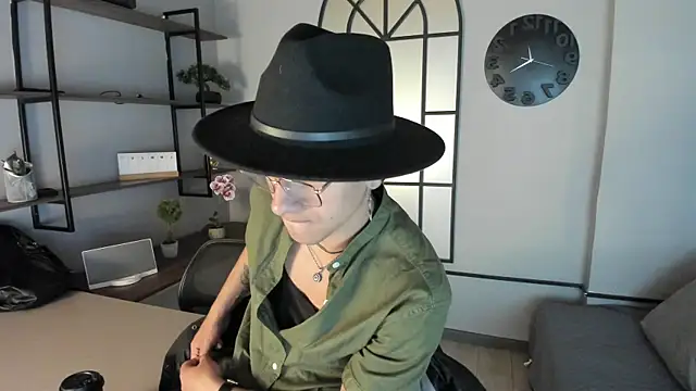 Andy Joy  online show from December 20, 11:50 am