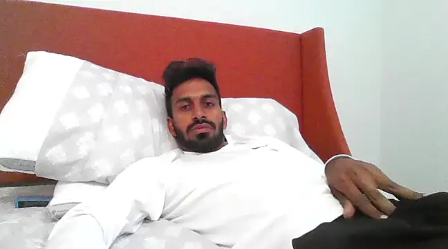 skinny  boy   online show from February 25, 9:02 pm