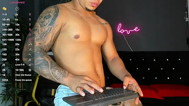 Snapshot of jordan_mayers02 chatting on January 19, 9:01 am jordan mayers02 online show from January 19, 9:01 am