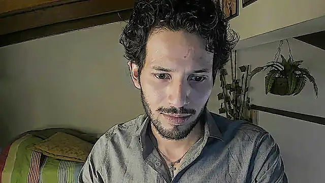 Nicholasrodrii online show from June 11, 8:40 pm