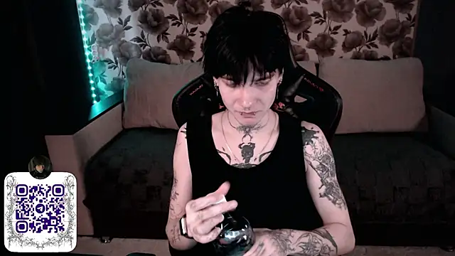 Kevin  badass online show from December 21, 5:47 am