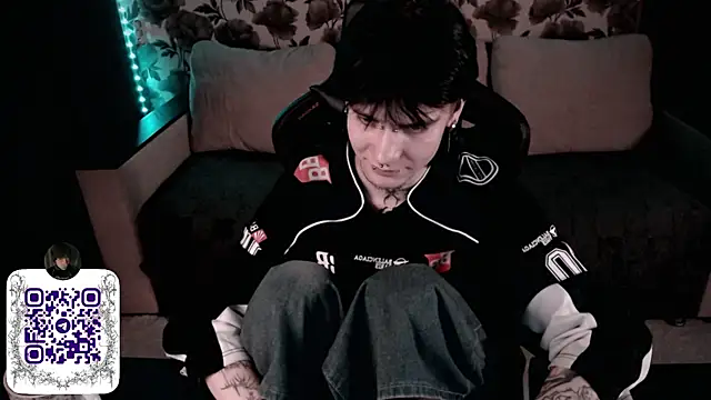 Kevin  badass online show from December 21, 3:53 pm