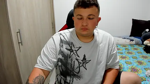 AndresChuboi online show from July 5, 4:30 am