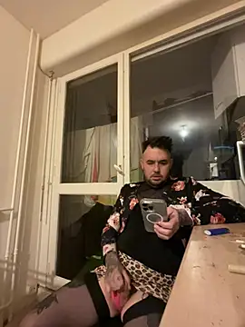 Snapshot of lope85540 chatting on December 23, 5:06 am lope85540 online show from December 23, 5:06 am