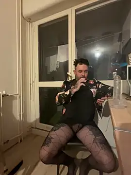 Snapshot of lope85540 chatting on October 13, 3:45 am lope85540 online show from October 13, 3:45 am