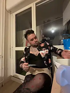 Snapshot of lope85540 chatting on December 13, 4:43 am lope85540 online show from December 13, 4:43 am