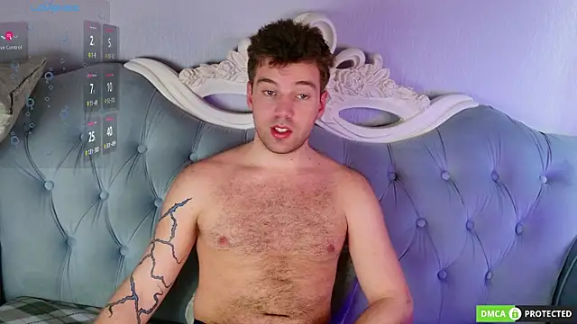 ArthurWhitee online show from April 12, 8:38 am