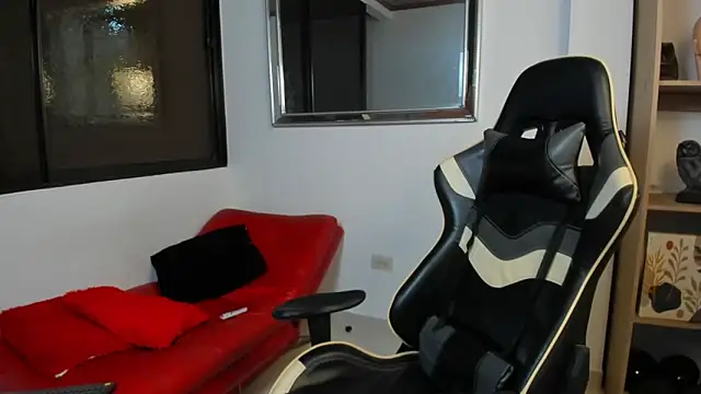 julian wallace online show from February 6, 7:33 pm