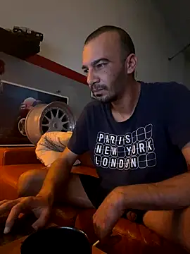 donnuozfutura online show from October 5, 6:06 am