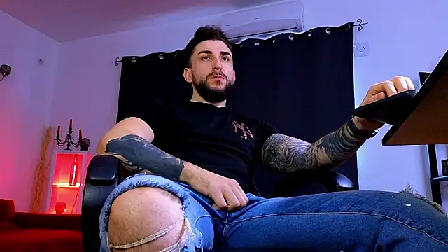 MightyAaron66 online show from March 2, 5:41 am