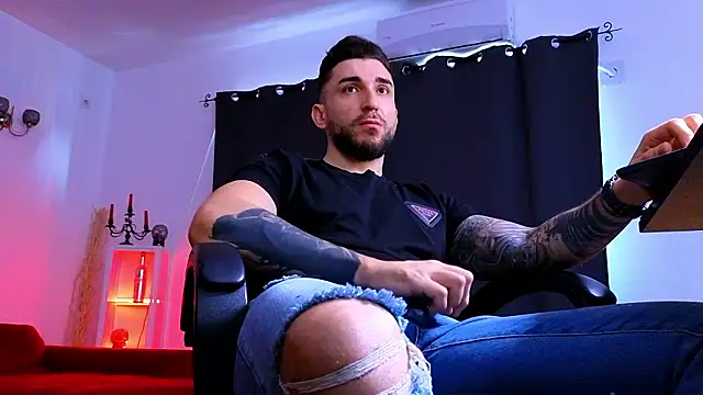 MightyAaron66 online show from January 15, 7:23 am