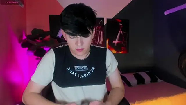 nolan twink1 online show from December 13, 4:00 am