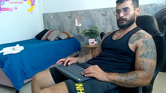 hanz col online show from November 10, 5:40 pm