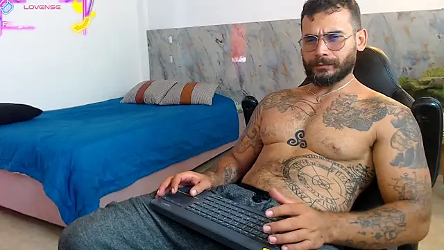 hanz col online show from October 29, 2:53 pm