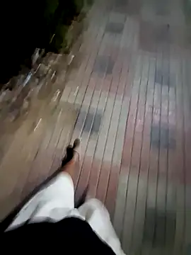 Snapshot of divyansh_hyderabadi chatting on February 17, 11:53 pm divyansh hyderabadi online show from February 17, 11:53 pm