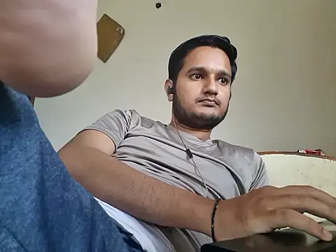 Jonrobinso online show from October 29, 5:32 am