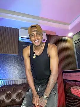 AaronCruz  online show from February 10, 3:44 am