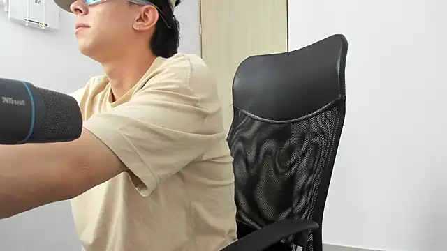 Tony Hoffa online show from March 9, 10:19 pm