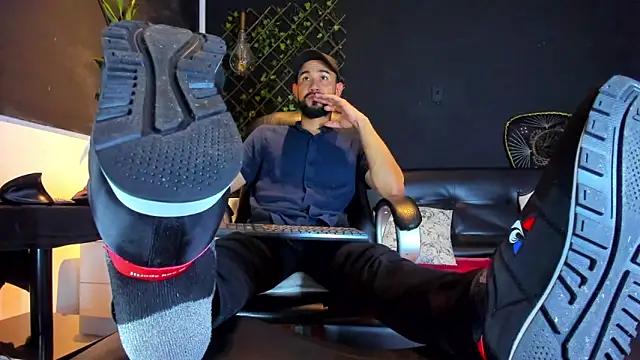 alessandro wye online show from February 17, 2:54 am