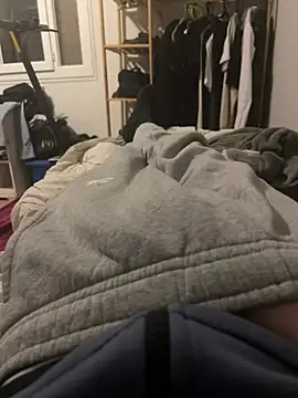 pignoufe online show from April 7, 11:05 pm