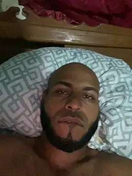 islandvybee55 online show from September 29, 7:18 am