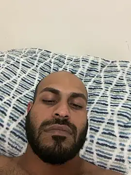 islandvybee55 online show from December 31, 3:45 am