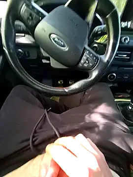 Snapshot of Titanhoott chatting on September 20, 9:53 am Titanhoott online show from September 20, 9:53 am