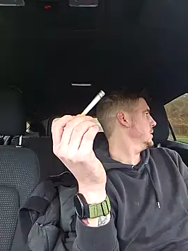 Snapshot of Titanhoott chatting on January 22, 11:01 am Titanhoott online show from January 22, 11:01 am