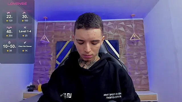 Ian Castillo  online show from March 27, 11:22 am