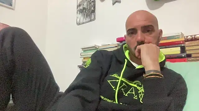 alessandromori91 online show from April 14, 8:30 pm