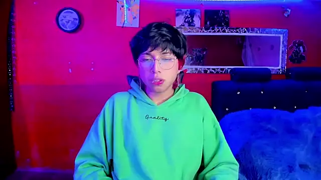 Snapshot of AnggelONfiree chatting on March 12, 5:02 am AnggelONfiree online show from March 12, 5:02 am