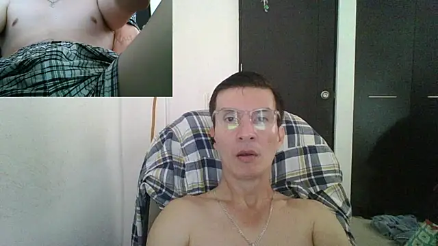 Snapshot of fieryloves chatting on January 17, 2:28 pm fieryloves online show from January 17, 2:28 pm