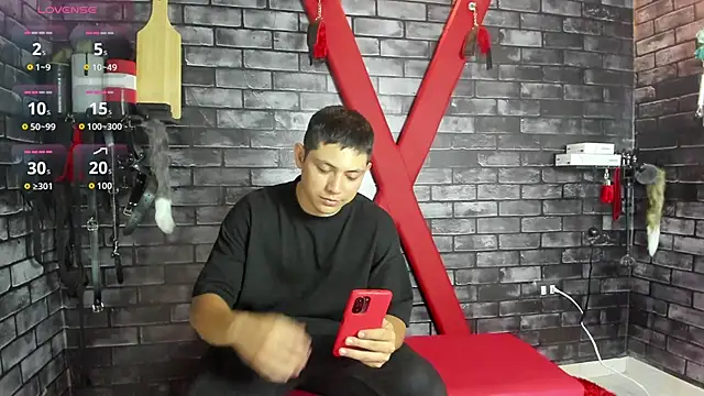 Axx21Cml online show from October 28, 9:50 pm