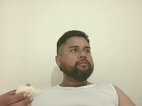 GABRIELGARCIA1313 online show from March 25, 12:36 am