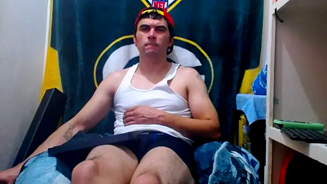 Snapshot of Apeezy14 chatting on February 23, 2:11 pm Apeezy14 online show from February 23, 2:11 pm