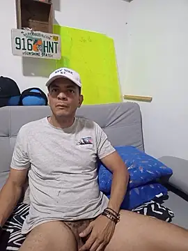 latinmartin73 online show from October 21, 1:20 am