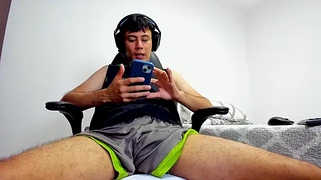 Huge latin cock online show from March 28, 8:20 pm