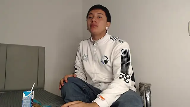 alex-lover online show from March 10, 4:18 am