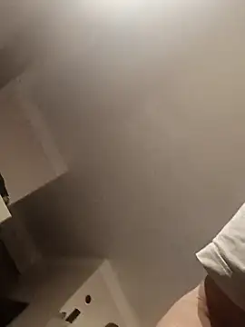 Snapshot of MorphingGloat chatting on October 11, 5:11 am MorphingGloat online show from October 11, 5:11 am